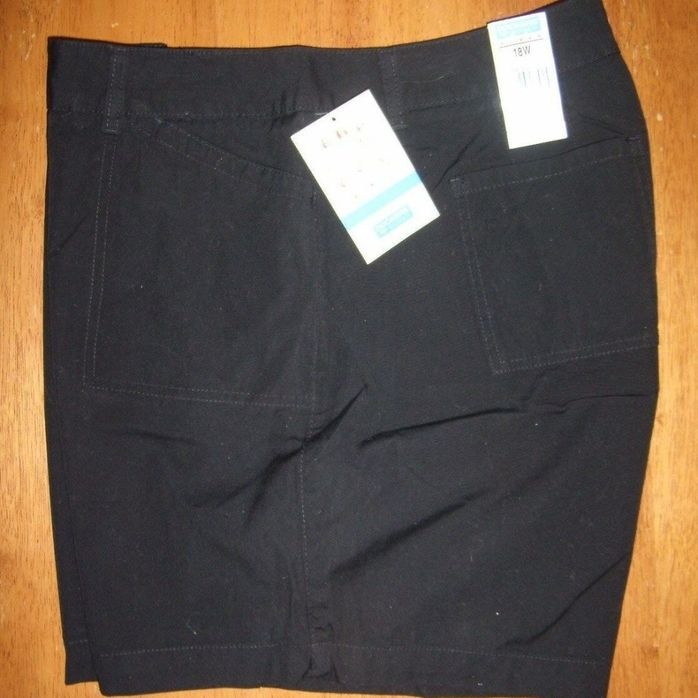 4 Pockets 2 Hook-n-Eye Summer Fun Shorts